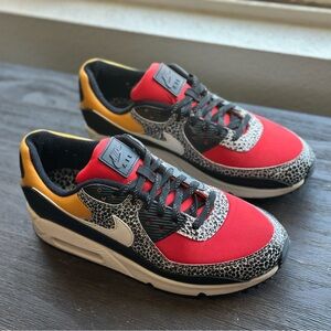 EUC Women’s Nike Air Max 90, Size 10